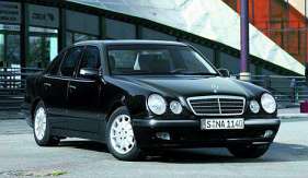 Mercedes-Benz E-klasse (W210) E 200 210.035 136 HP