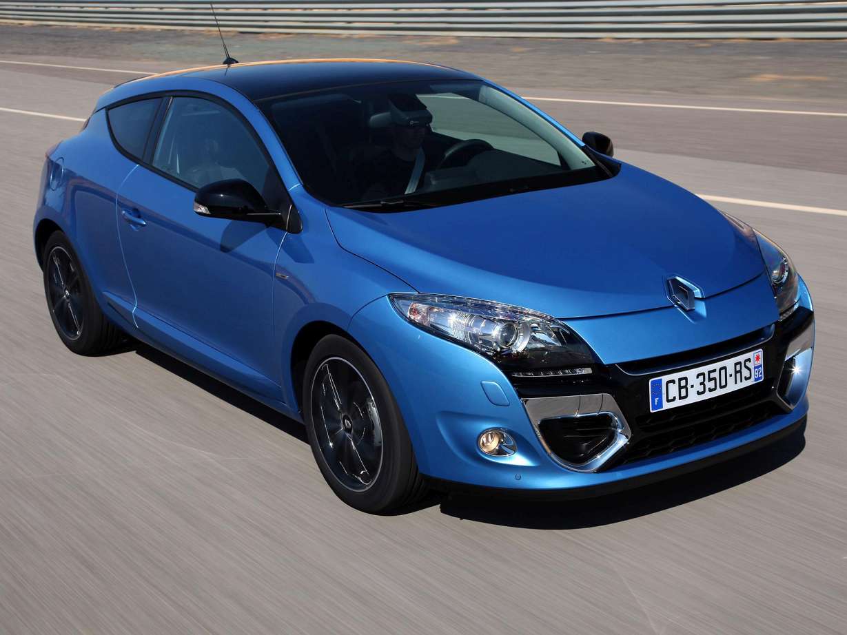 Renault Megane III Facelift II Hatchback GT line 2.0d MT (165 HP)