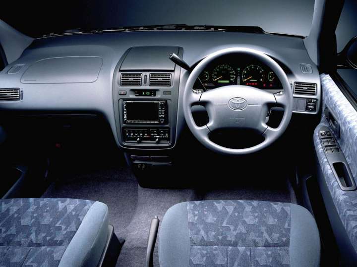 Toyota Ipsum (XM1) Two.0 i 16V 4WD 135 HP